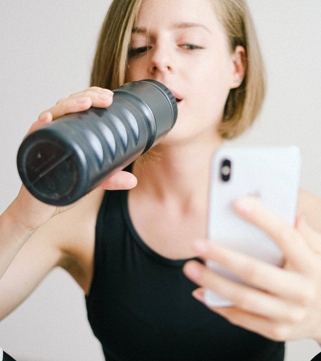 La importancia de la hidratación y las prendas deportivas